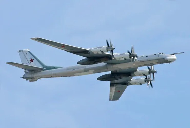 Оприлюднений знімок «Схем» показав Ту-95 на «Енгельсі-2» без хвоста після удару СБУ