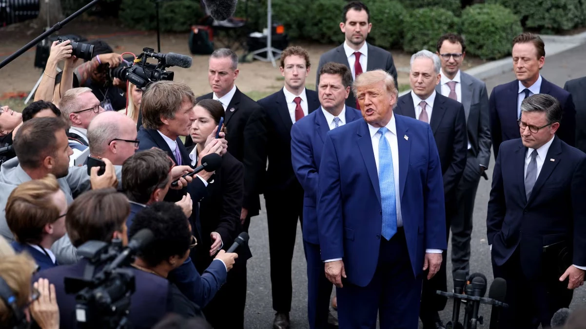 Президент США Дональд Трамп та керівники технологічних компаній Google, Anthropic, Meta, OpenAI, X та NVIDIA під час