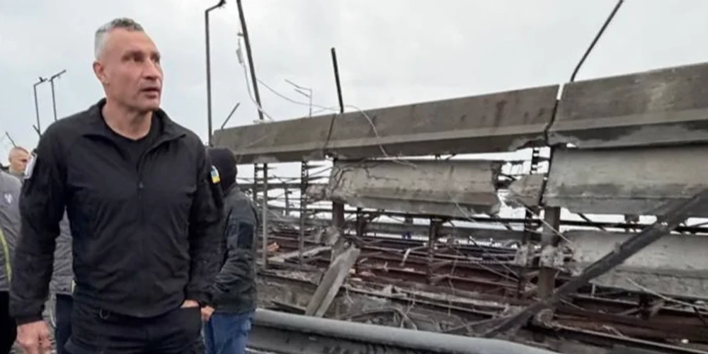 Хронологія атак на Київ: наслідки ураження Південного мосту